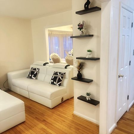 Special Rate Worthy Posh And Magnificent 4 Bedrooms And Two & Half Bath Гринбелт Экстерьер фото