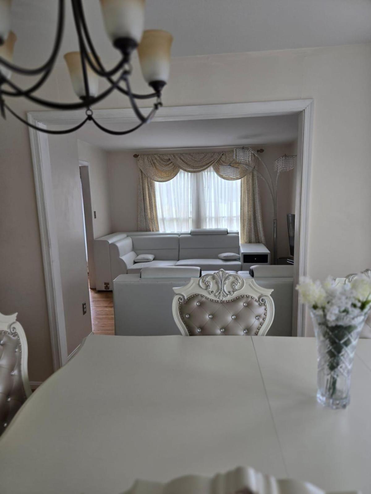 Special Rate Worthy Posh And Magnificent 4 Bedrooms And Two & Half Bath Гринбелт Экстерьер фото