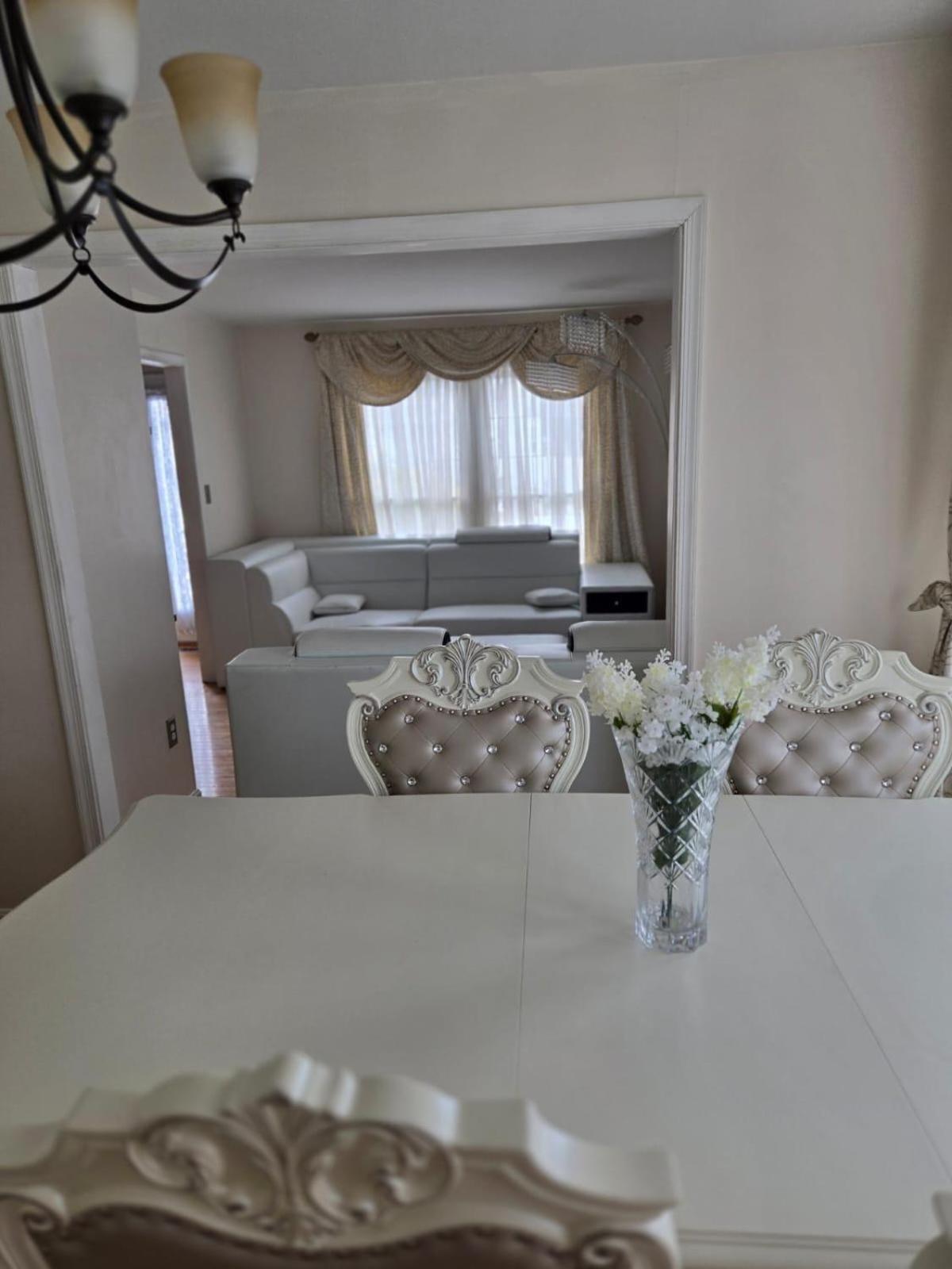 Special Rate Worthy Posh And Magnificent 4 Bedrooms And Two & Half Bath Гринбелт Экстерьер фото