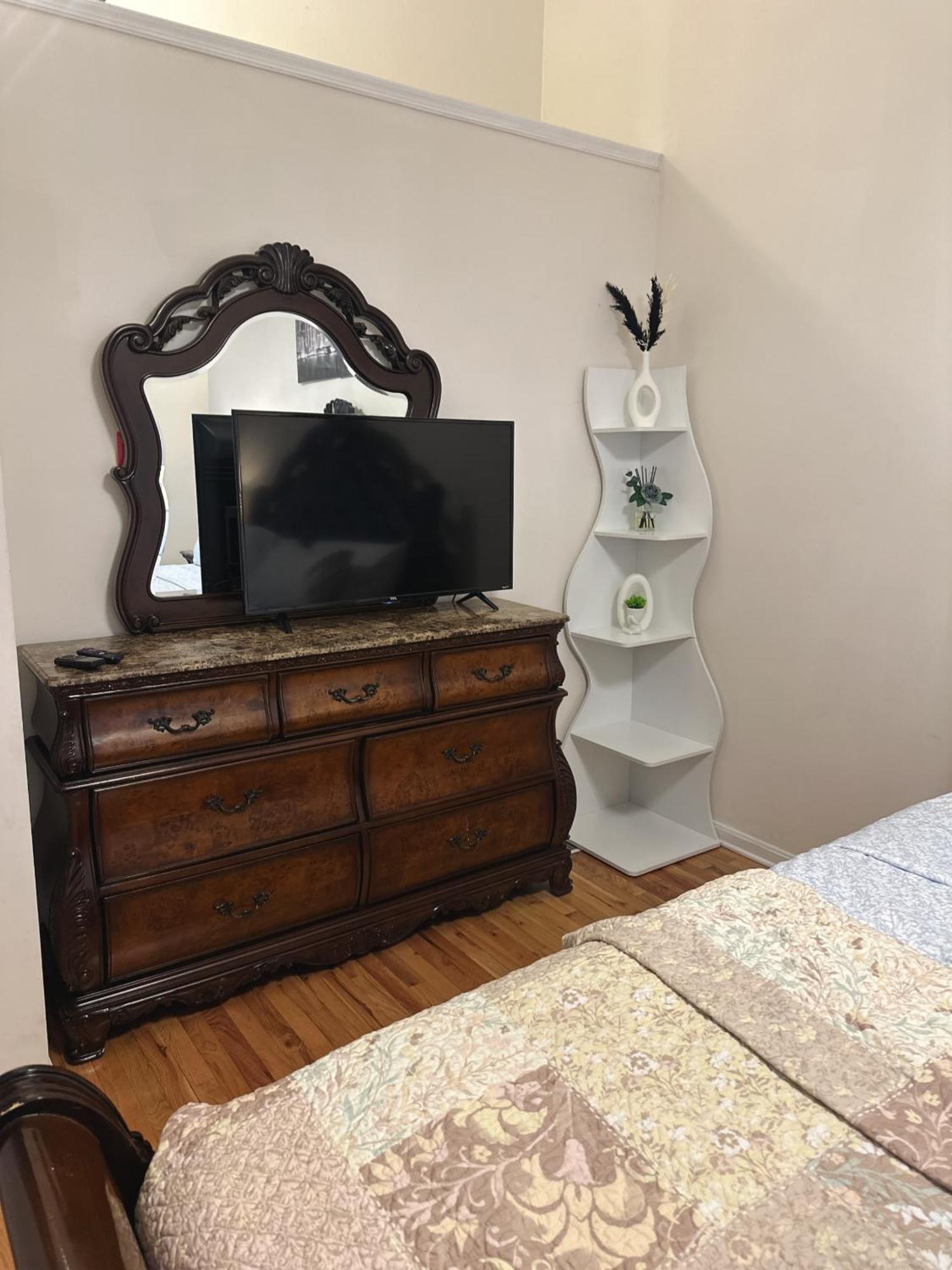 Special Rate Worthy Posh And Magnificent 4 Bedrooms And Two & Half Bath Гринбелт Экстерьер фото