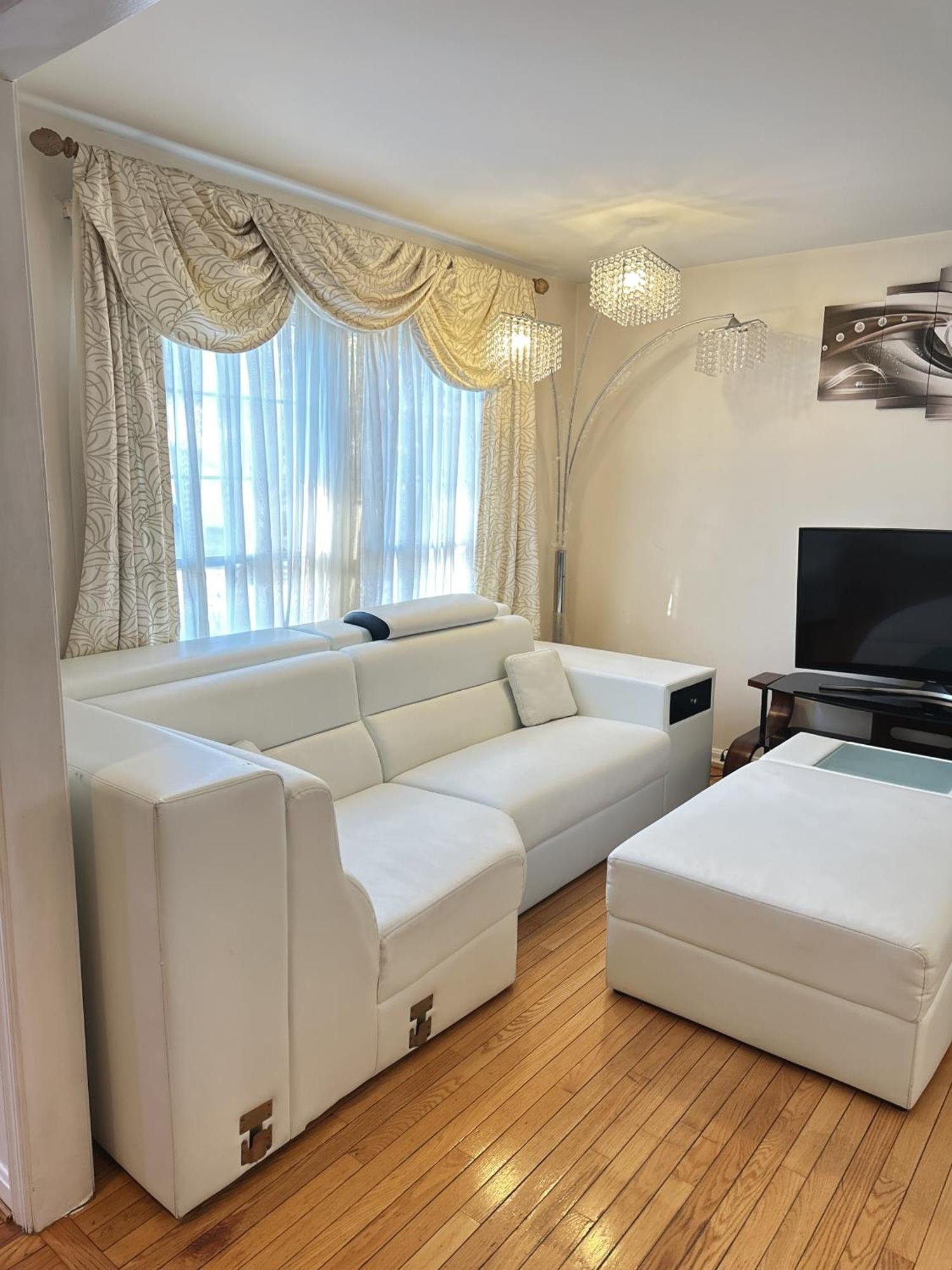 Special Rate Worthy Posh And Magnificent 4 Bedrooms And Two & Half Bath Гринбелт Экстерьер фото