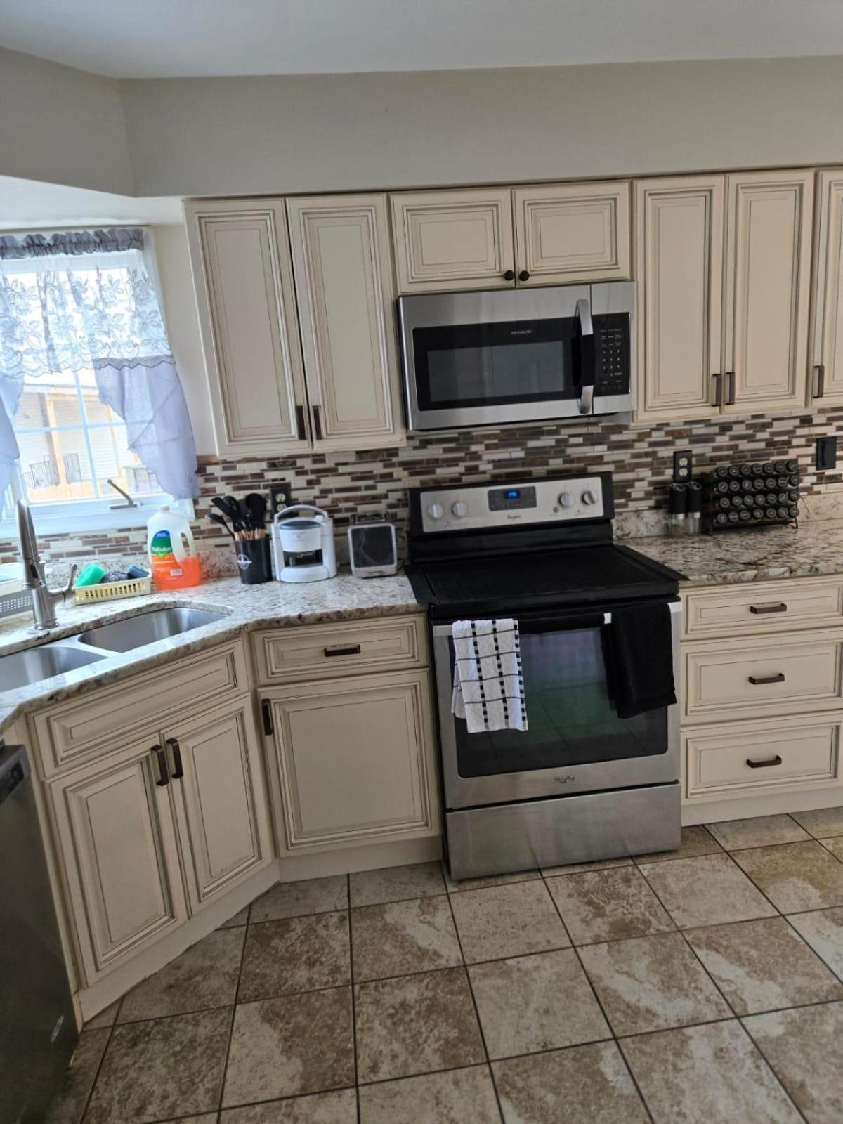 Special Rate Worthy Posh And Magnificent 4 Bedrooms And Two & Half Bath Гринбелт Экстерьер фото